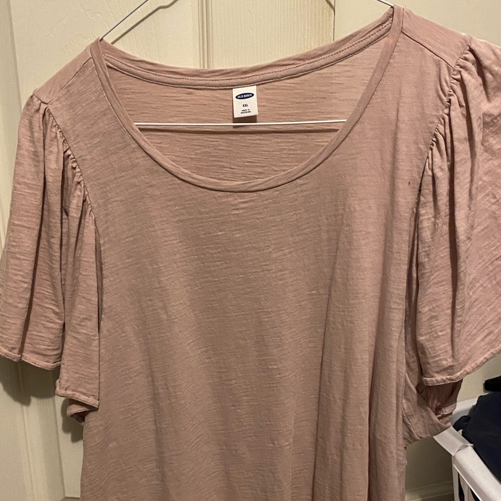Dusty rose ruffled sleeve shirt